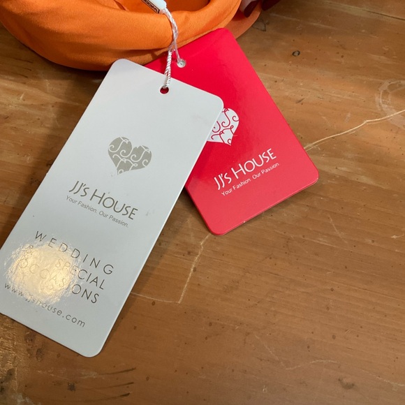 Elegant Orange Sleeveless  Spaghetti Strap Chiffon Bridesmaid Dress. Size 22 - Picture 6 of 11